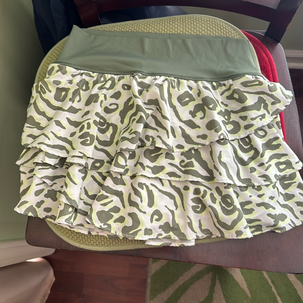 women’s athletic skirt with built in shorts